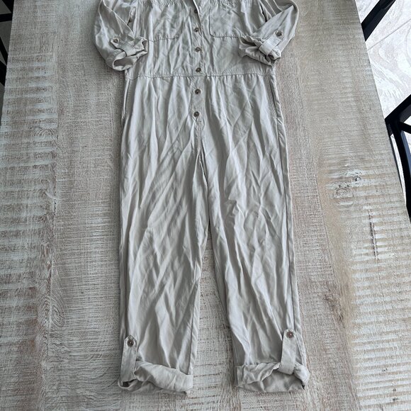 Banana Republic Light Tan UTILITY JUMPSUIT Roll-Tab Sleeves Size 4 - Picture 2 of 14